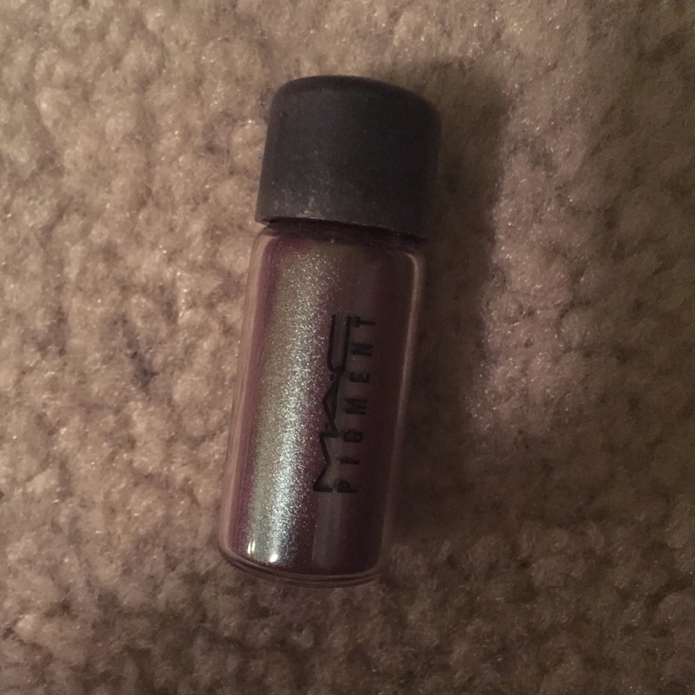 Mac duo tone pigment eyeshadow